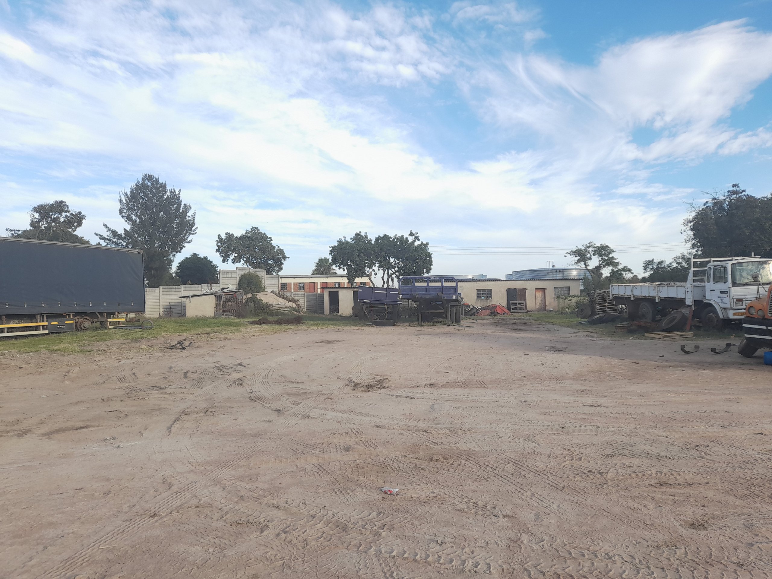 Prime Industrial Stand For Sale in Ruwa