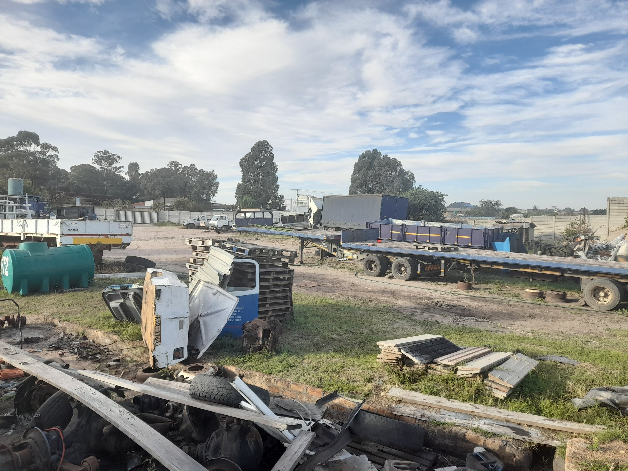 Prime Industrial Stand For Sale in Ruwa