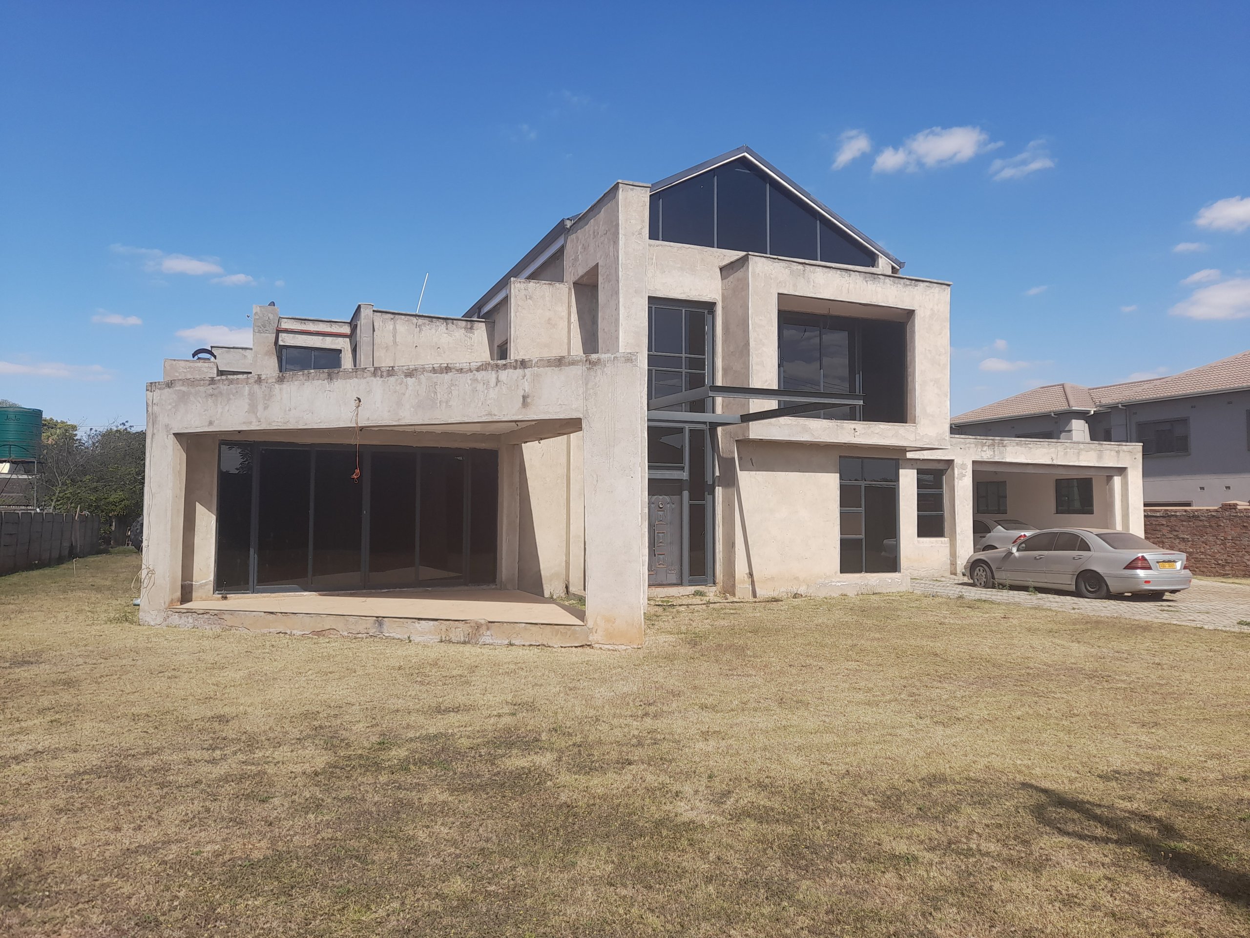 MANSION FOR SALE IN MT PLEASANT HEIGHTS PHASE 1