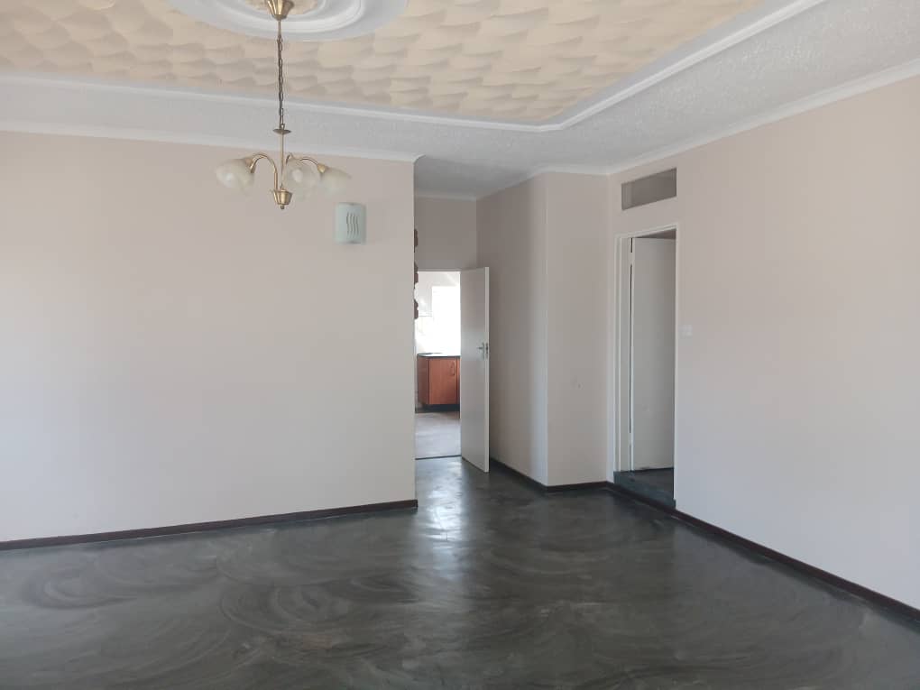 Zimre Park Neat House for sale photo 2