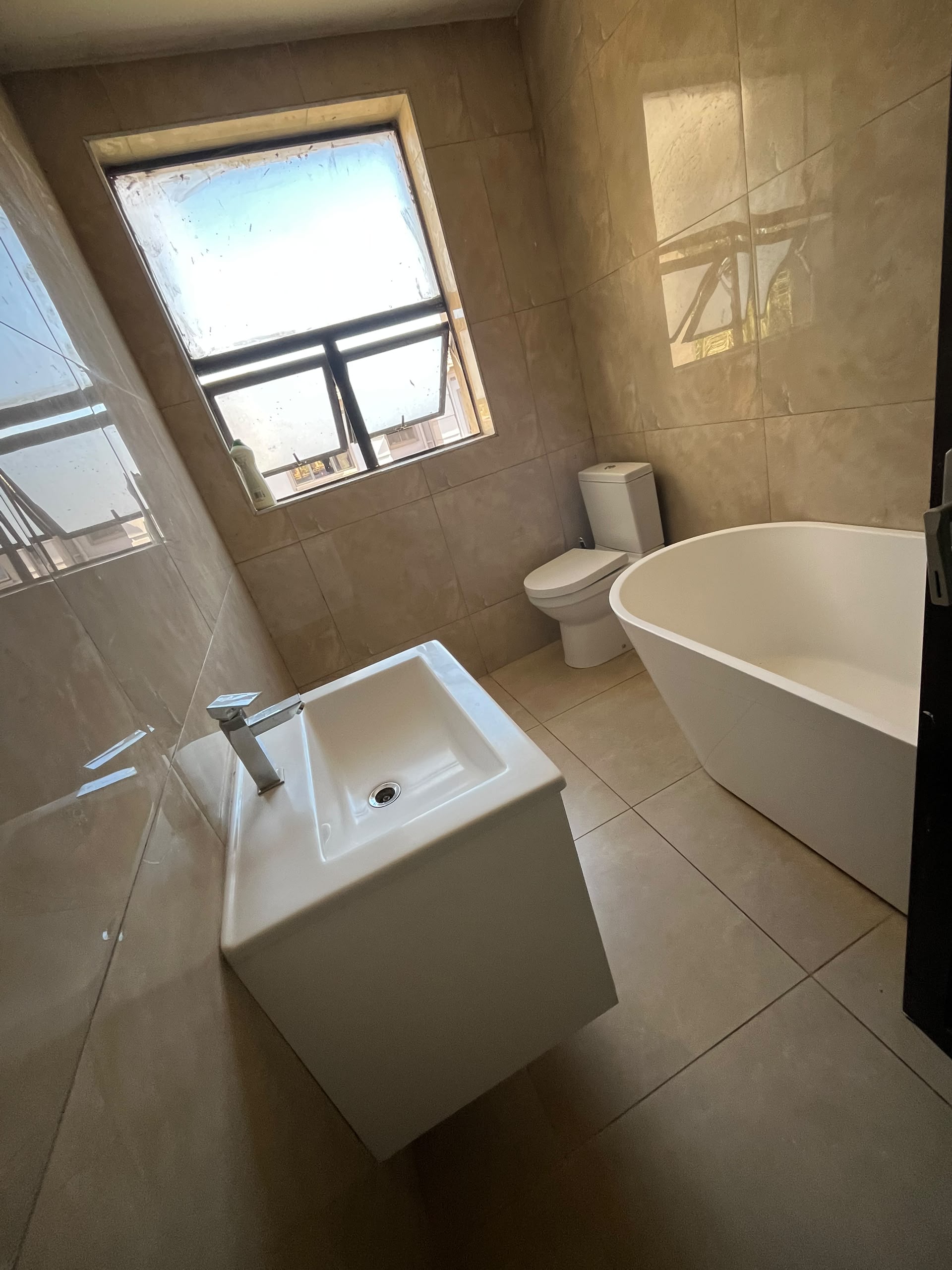 MANSION FOR SALE IN MT PLEASANT HEIGHTS PHASE 1