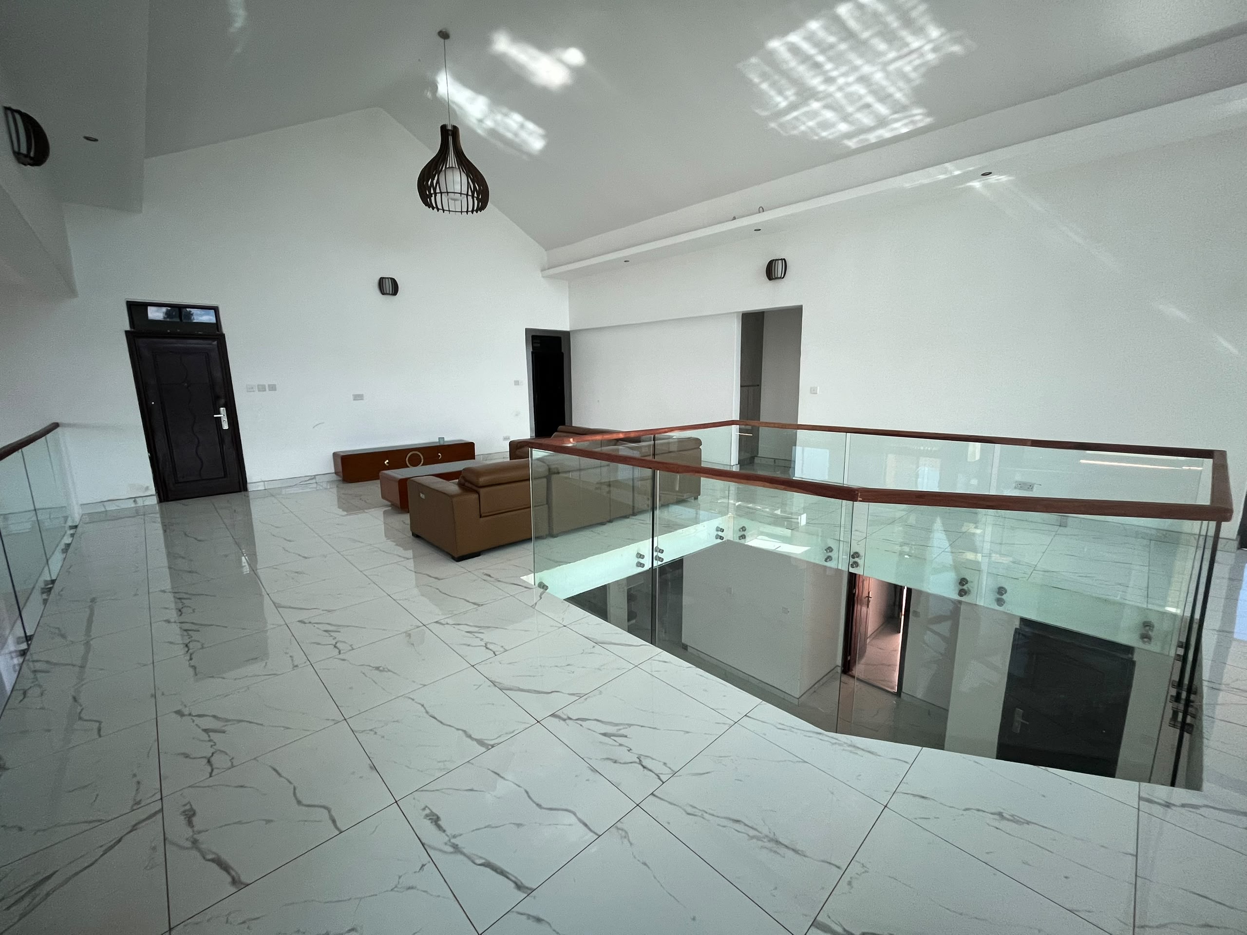 MANSION FOR SALE IN MT PLEASANT HEIGHTS PHASE 1